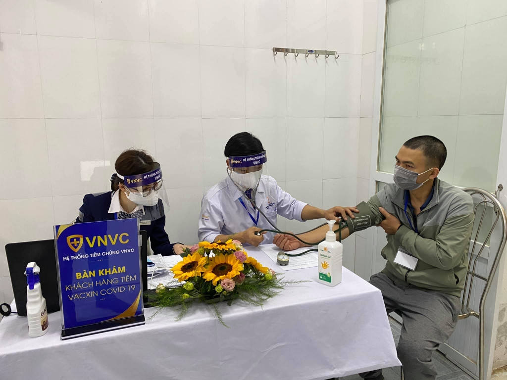 Tiêm vaccine phòng Covid-19