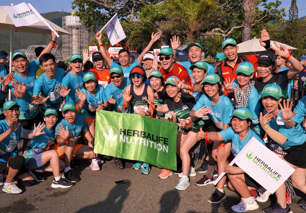 Các vận động viên hào hứng tham gia tranh tài tại Tiền Phong Marathon 2022