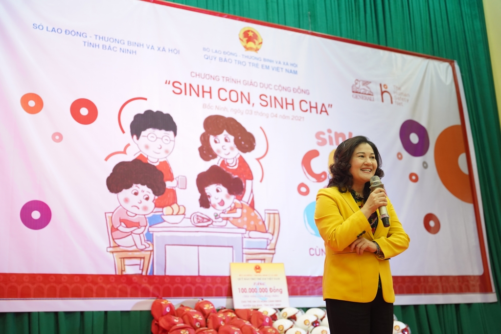 Thứ trưởng Bộ LĐ-TB&XH đã khen ngợi tính sáng tạo, cách làm khác biệt và những tác động thiết thực của “Sinh Con, Sinh Cha” đối với sự phát triển toàn diện của trẻ em Việt Nam Thứ trưởng Bộ LĐ-TB&XH đã khen ngợi tính sáng tạo, cách làm khác biệt và những tác động thiết thực của “Sinh Con, Sinh Cha” đối với sự phát triển toàn diện của trẻ em Việt Nam