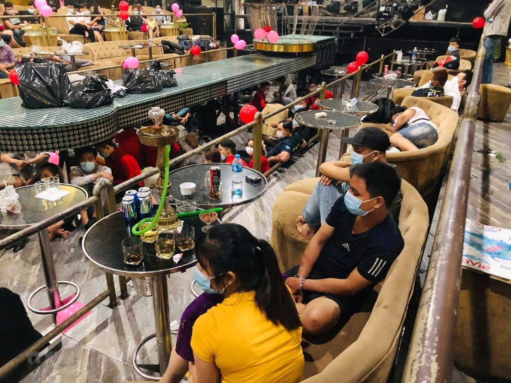 Công an phát hiện hàng trăm người nghi vấn sử dụng ma túy tại quán bar Enjoy vào rạng sáng 18/4