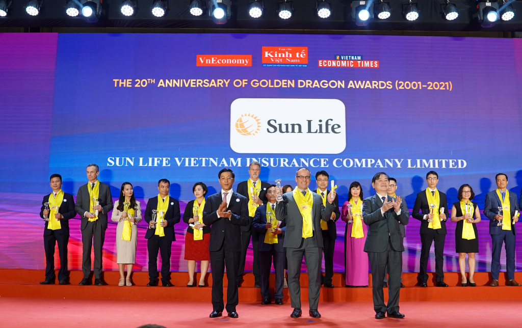 Sun Life Việt Nam vừa vinh dự nhận “Giải thưởng Rồng Vàng” 