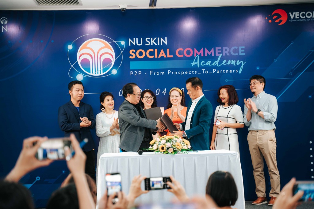 Nu Skin Việt Nam và VECOM hợp tác đào tạo thương mại xã hội