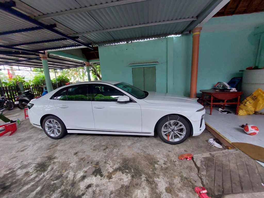 Chiếc xe ô tô là tang vật vụ án được Nguyễn Tiến Cả cất giấu tại nhà của mình