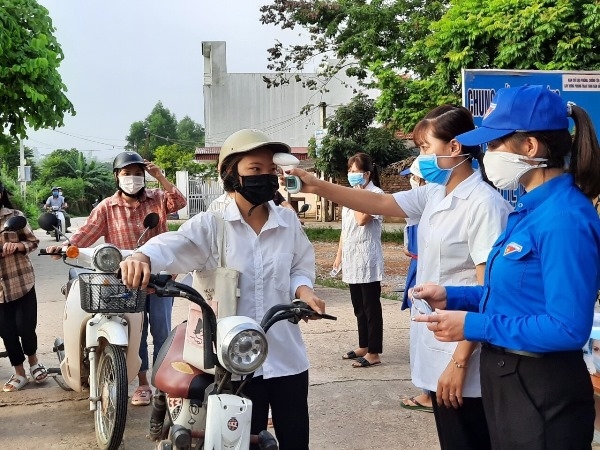 Phó Thủ tướng Vũ Đức Đam yêu cầu các khu công nghiệp, nhà máy, xí nghiệp phải thực hiện nghiêm ngặt 5K