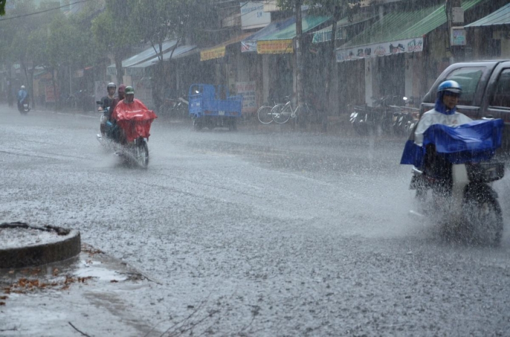 Thủ đô Hà Nội ngày có mưa rào và dông