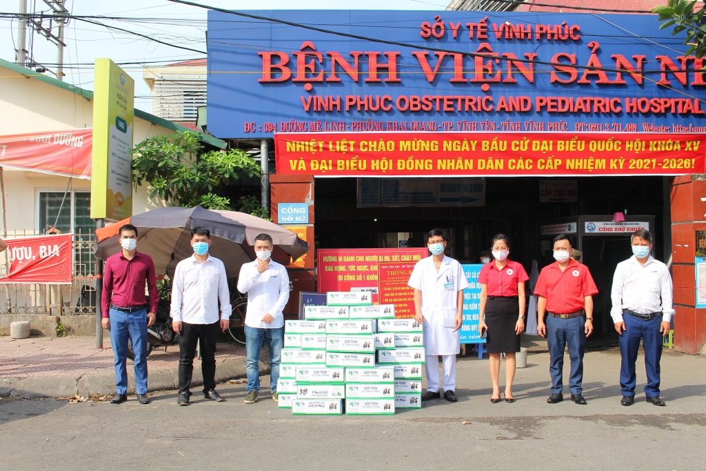 Mộc Châu Milk đã chuyển các sản phẩm đến các bệnh viện, điểm trường học đang cách ly cần hỗ trợ trên địa bàn tỉnh Vĩnh Phúc và Bắc Giang