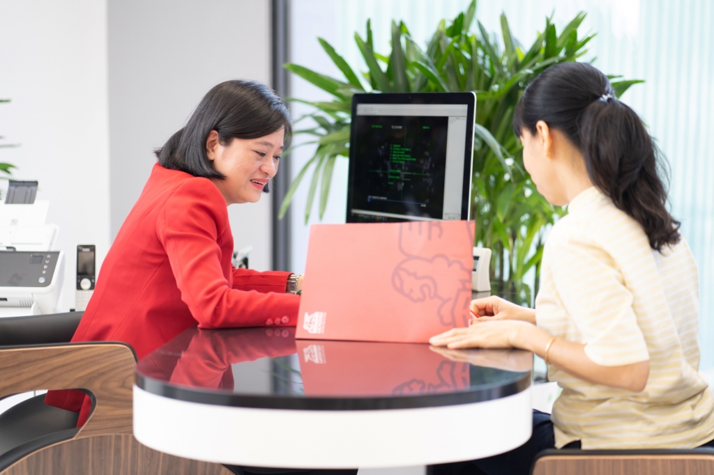 Để kịp thời lắng nghe ý kiến khách hàng, Generali sử dụng hệ thống khảo sát khách hàng hiện đại của Medallia, một trong những thương hiệu hàng đầu thế giới về công nghệ khảo sát mức độ hài lòng của khách hàng (NPS) Để kịp thời lắng nghe ý kiến khách hàng, Generali sử dụng hệ thống khảo sát khách hàng hiện đại của Medallia, một trong những thương hiệu hàng đầu thế giới về công nghệ khảo sát mức độ hài lòng của khách hàng (NPS)
