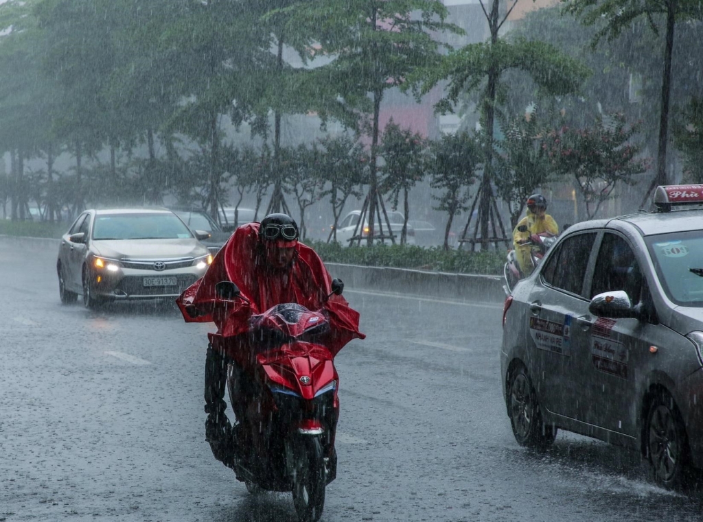 Thủ đô Hà Nội có mưa rào và dông vài nơi