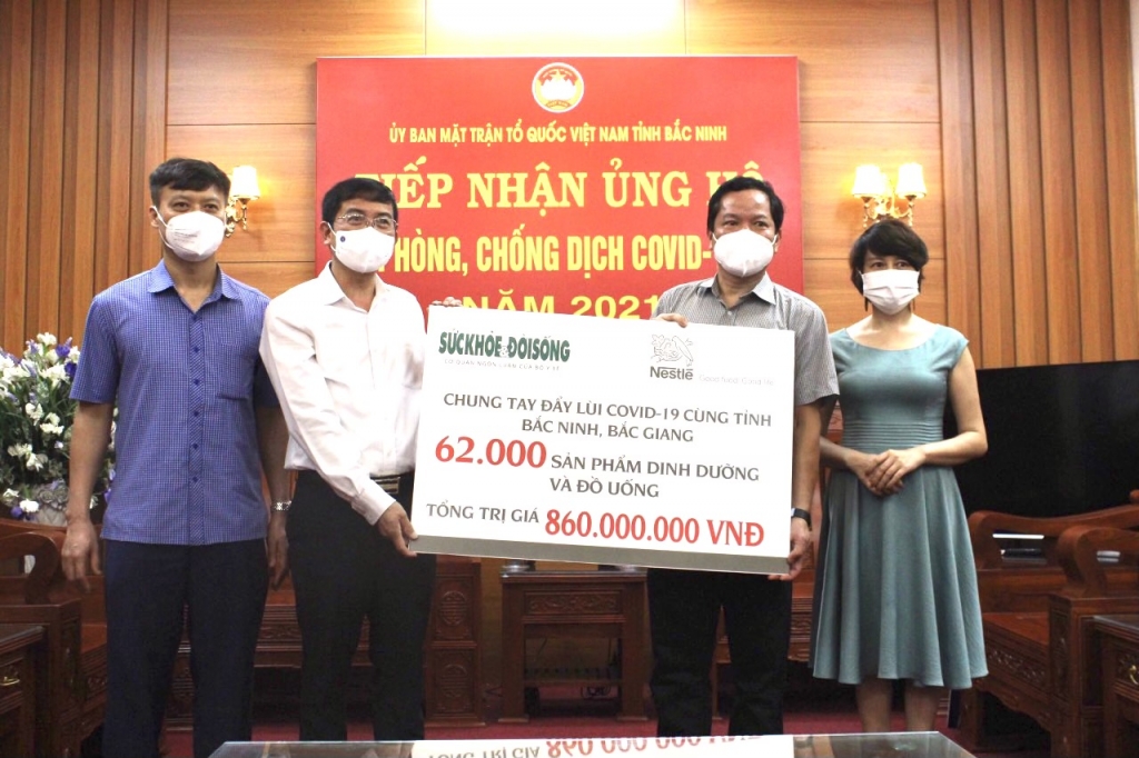 Công ty Nestlé Việt Nam trao tặng 62.000 sản phẩm dinh dưỡng trị giá 860 triệu đồng chung tay cùng Bắc Ninh chống dịch