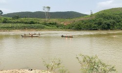 Nghệ An: Lật thuyền trên sông, vợ tử vong, chồng may mắn thoát nạn