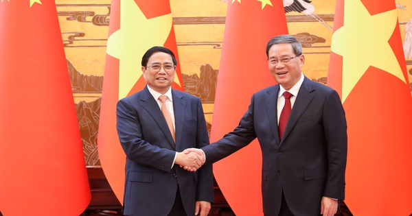 Thủ tướng Lý Cường nhấn mạnh Trung Quốc luôn coi Việt Nam là hướng ưu tiên trong tổng thể chính sách ngoại giao láng giềng - Ảnh: VGP/Nhật Bắc