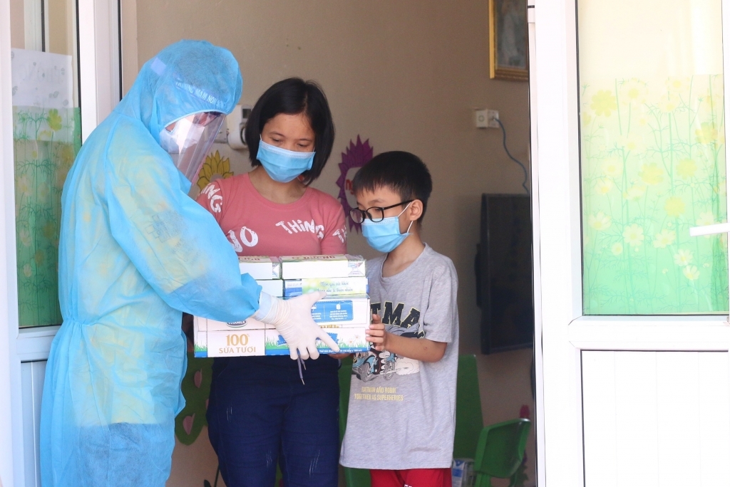 Bảo vệ trẻ em trước Covid-19 bằng vắc-xin: Bước tiến trên thế giới và nỗ lực ở Việt Nam