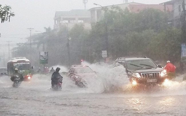 Tâm áp thấp nhiệt đới cách bờ biển Thanh Hóa 130km