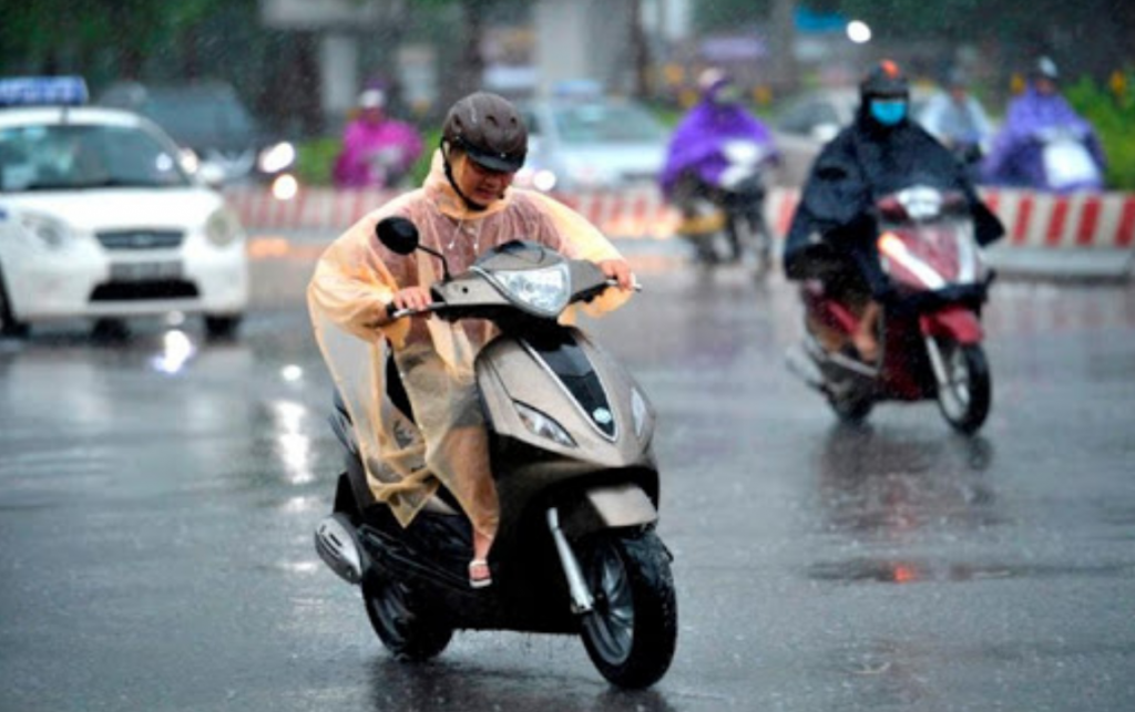 Áp thấp nhiệt đới gây mưa lớn tại Trung Bộ
