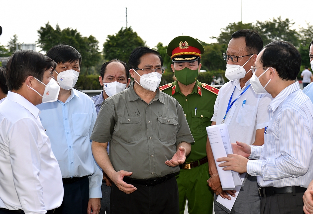 Thủ tướng Phạm Minh Chính kiểm tra, động viên các lực lượng phòng chống COVID-19 trên địa bàn Thành phố Hồ Chí Minh