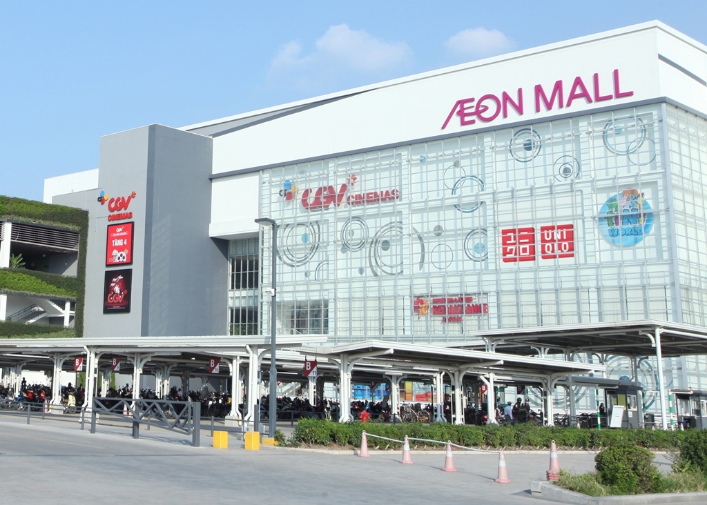 0816 uniqlo aeon mall long bien store image