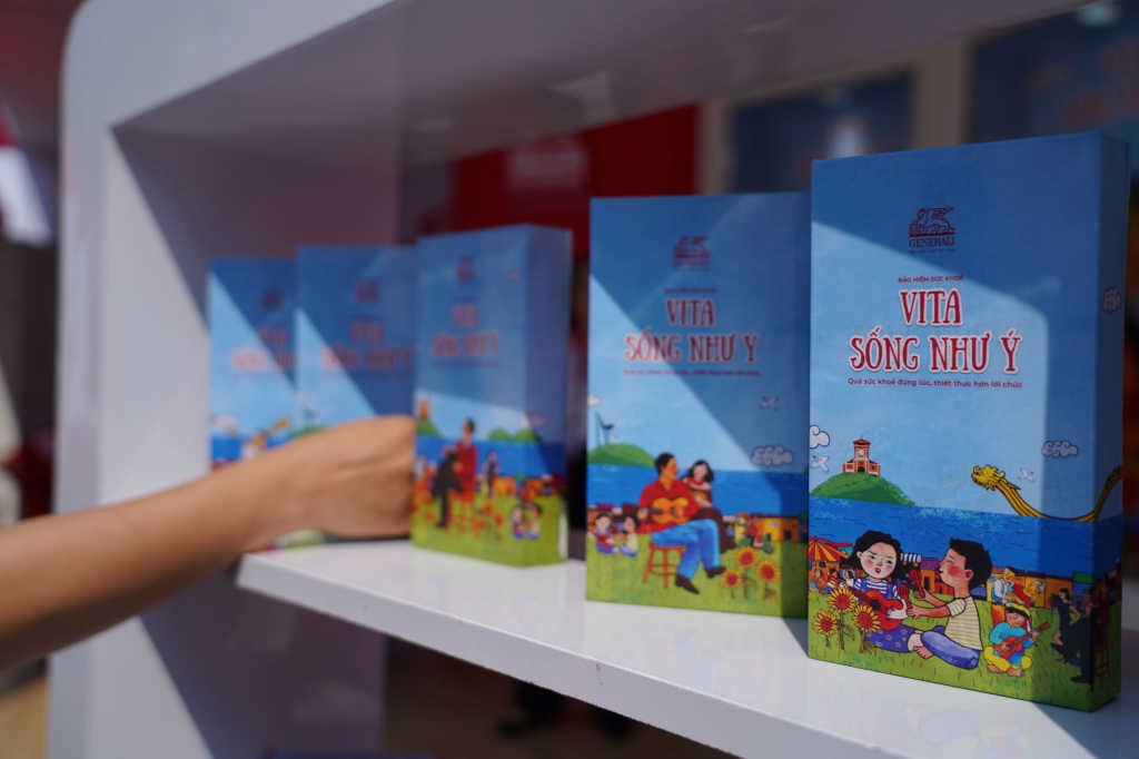 Khách hàng có thể dễ dàng tìm hiểu và mua VITA – Sống Như Ý trên kênh bảo hiểm trực tuyến của Generali và lựa chọn thanh toán sau trực tiếp tại các cửa hàng tiện lợi, siêu thị trong hệ thống thanh toán của Payoo 2327 4