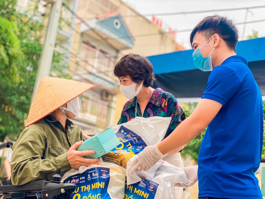 Chăm lo xây dựng, tạo nguồn cán bộ trẻ chất lượng cho Đảng