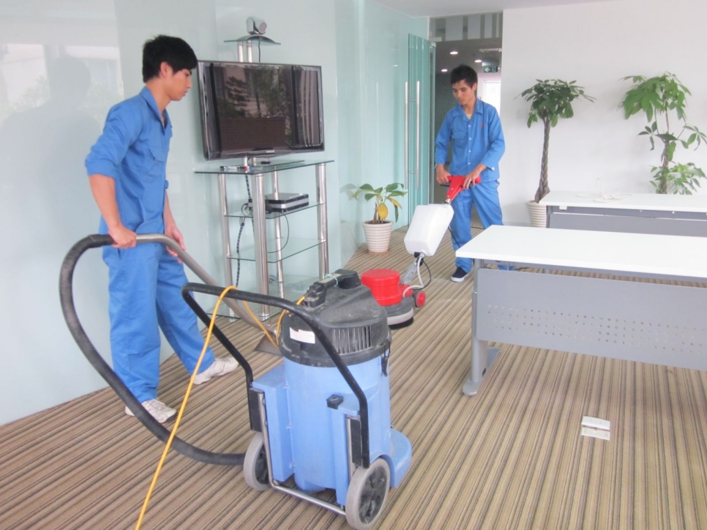 Khử trùng không gian công cộng và làm sạch bề mặt có tác dụng tích cực trong giảm lây nhiễm Covid-19