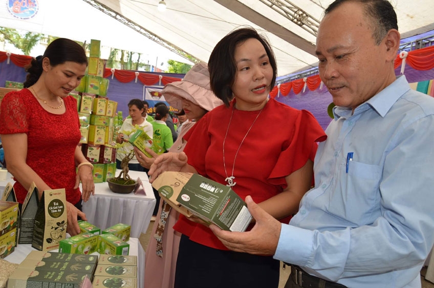 Sản phẩm thảo dược của Hợp tác xã Tâm An được giới thiệu tại Hội chợ xúc tiến thương mại ngành nông nghiệp Hà Nội