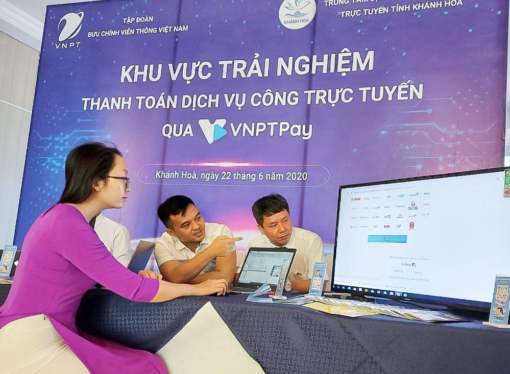 Trải nghiệm thanh toán dịch vụ công trực tuyến qua VNPT Pay