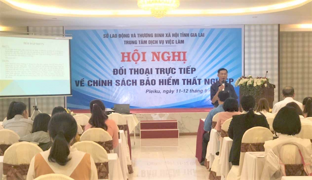 Quang cảnh một buổi đối thoại về chính sách bảo hiểm thất nghiệp diễn ra đầu tháng 9/2020 do Trung tâm Dịch vụ việc làm tỉnh Gia Lai phối hợp cùng Liên đoàn Lao động TP Pleiku tổ chức