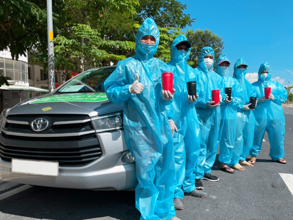 Cung cấp giải pháp không khí sạch toàn diện nanoe™ X trên 150 xe GrabCar y tế