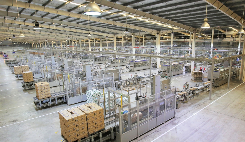 Vinamilk sở hữu hệ thống nhà máy quy mô lớn với công nghệ hiện đại, vận hành theo các tiêu chuẩn quốc tế