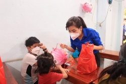 Nestlé Việt Nam tặng quà thiếu nhi bị ảnh hưởng bởi đại dịch Covid-19