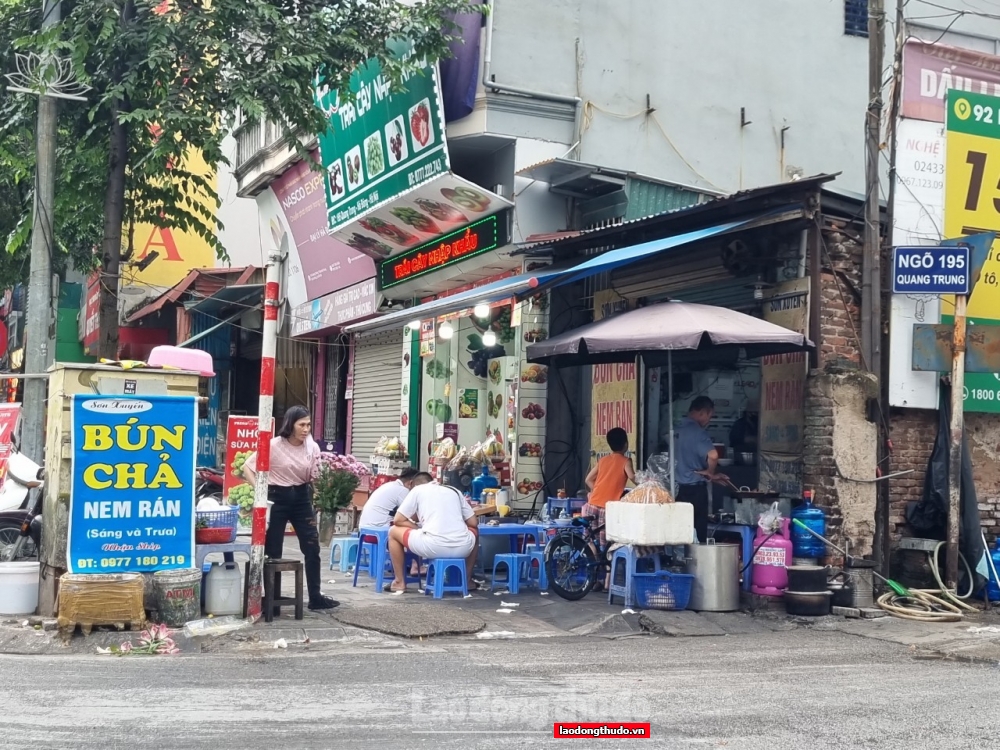 Phường Quang Trung (quận Hà Đông): Tràn lan tình trạng lấn chiếm lòng đường, vỉa hè