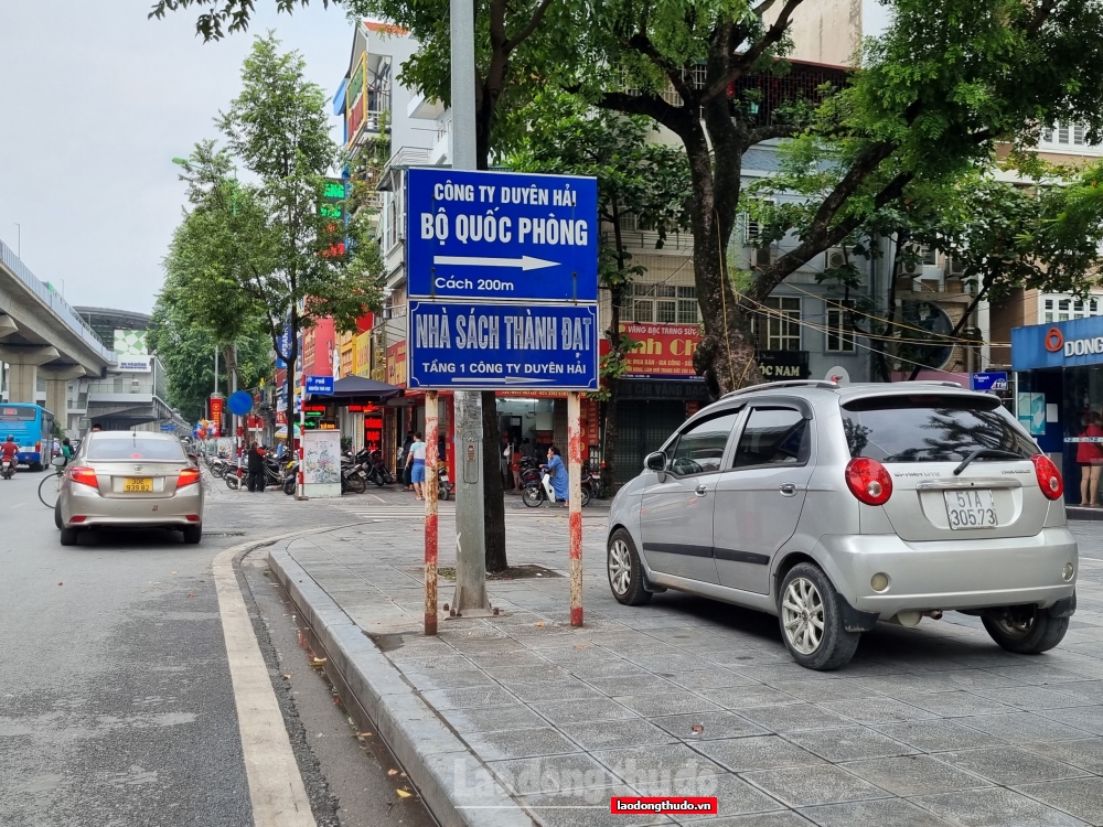 Phường Quang Trung (quận Hà Đông): Tràn lan tình trạng lấn chiếm lòng đường, vỉa hè