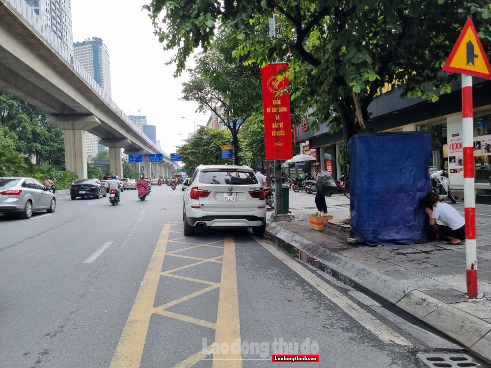 Phường Quang Trung (quận Hà Đông): Tràn lan tình trạng lấn chiếm lòng đường, vỉa hè