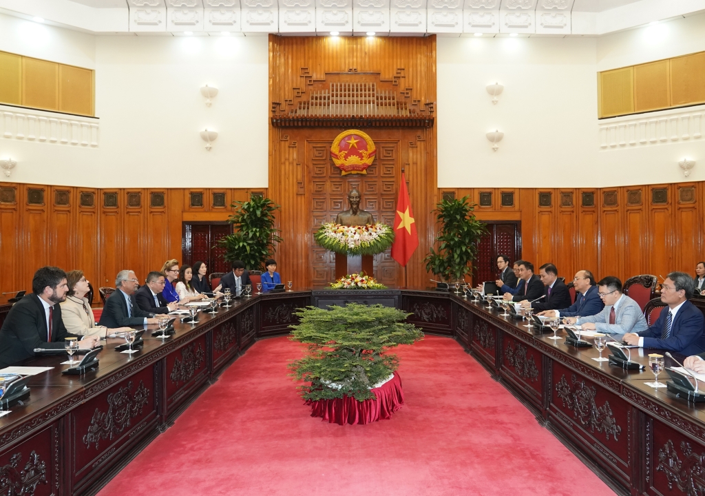 Quangc ảnh buổi làm việc