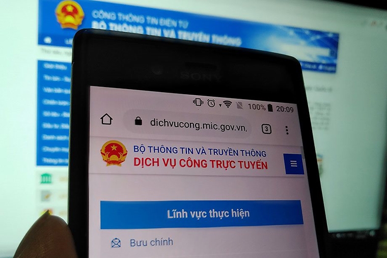 Bộ Thông tin và Truyền thông (TT&TT) đã cung cấp 61 dịch vụ công trực tuyến mức độ 4, đạt tỉ lệ 30% theo yêu cầu của Chính phủ