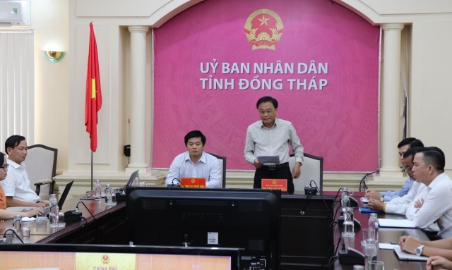 Chủ tịch UBND tỉnh Đồng Tháp Nguyễn Văn Dương phát biểu tại hội nghị