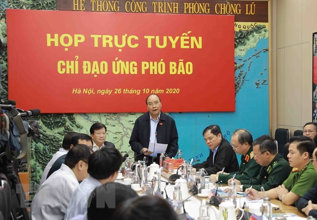 Thủ tướng Nguyễn Xuân Phúc đã chủ trì cuộc họp trực tuyến ứng phó bão số 9 với các tỉnh, thành phố khu vực miền Trung