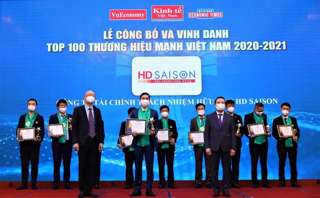 HD SAISON đã ghi dấu ấn bằng giải thưởng Thương hiệu Mạnh Việt Nam do Tạp chí Kinh tế Việt Nam tổ chức 