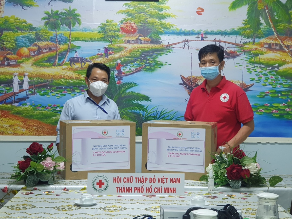 H4-Trao tặng thiết bị lọc nước thông minh cho Bệnh viện Nguyễn Tri Phương - TPHCM