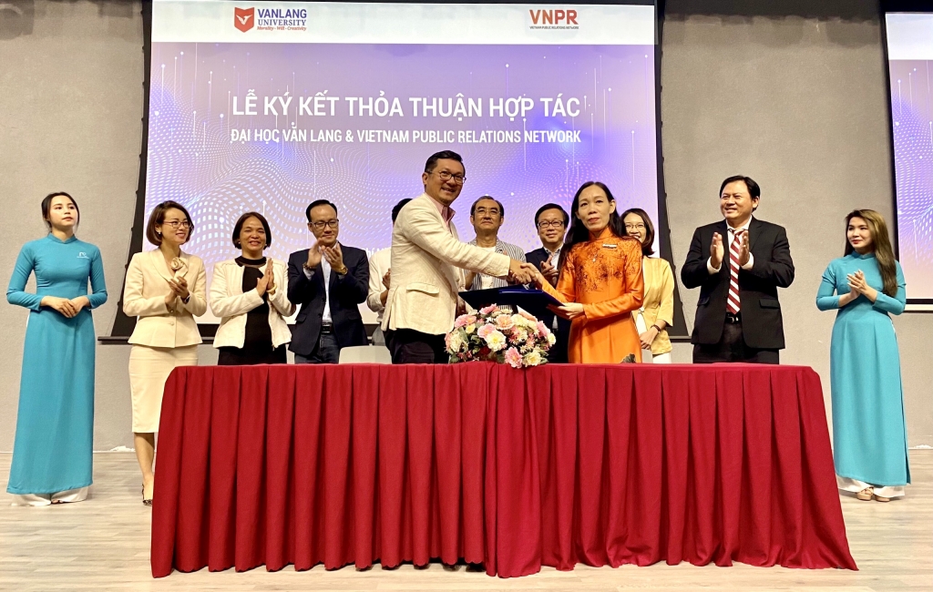 VNPR ký kết hợp tác phát triển đào tạo chuyên ngành Quan hệ Công chúng và Truyền thông với trường ĐH Văn Lang TP.HCM