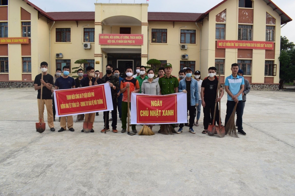 Đoàn viên, thanh niên Công an tỉnh Điện Biên ra quân hưởng ứng Tháng thanh niên với nhiều hoạt động BVMT, tuyên truyền phòng, chống Coid - 19 trên địa bàn thành phố Điện Biên phủ