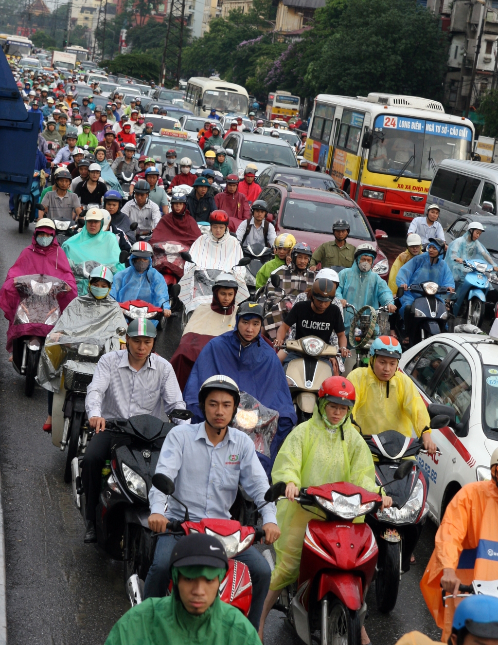 Hà Nội đang tìm cách hạn chế xe máy, nhất là xe máy cũ để giảm thiểu ô nhiễm môi trường