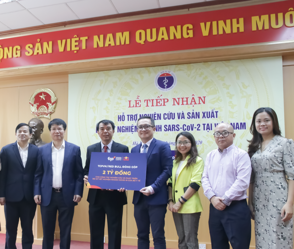 Lễ tiếp nhận Hỗ trợ nghiên cứu và sản xuất Kit xét nghiệm nhanh Sar-Cov-2