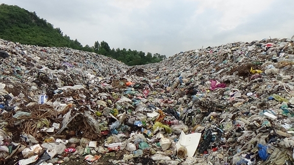 Bãi rác ở Bỉm Sơn đang chờ được xử lý