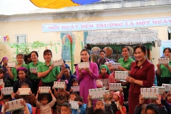 Vinamilk và Quỹ sữa vươn cao Việt Nam trao tặng 94.000 ly sữa cho trẻ em khó khăn tỉnh Hà Giang