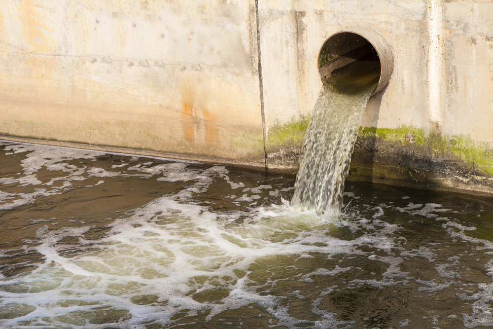 Đề xuất bãi bỏ một số phí thẩm định về xả nước thải vào nguồn nước