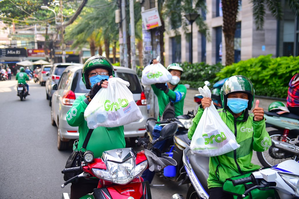 Grab trao tặng 3.000 phần quà hỗ trợ đối tác tài xế có hoàn cảnh khó khăn