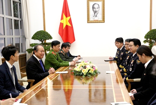 Phó Thủ tướng Thường trực Chính phủ Trương Hòa Bình tiếp đoàn đại biểu cấp cao Cơ quan Cảnh sát quốc gia Hàn Quốc do Tư lệnh Kim Chang Yong dẫn đầu
