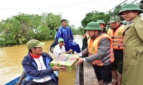 Hỗ trợ người dân bị thiệt hai do mưa lũ