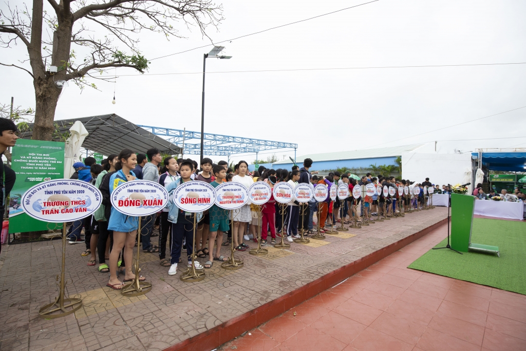 01. Hội thi Bơi thu hút sự tranh tài của hơn 230 vận động viên