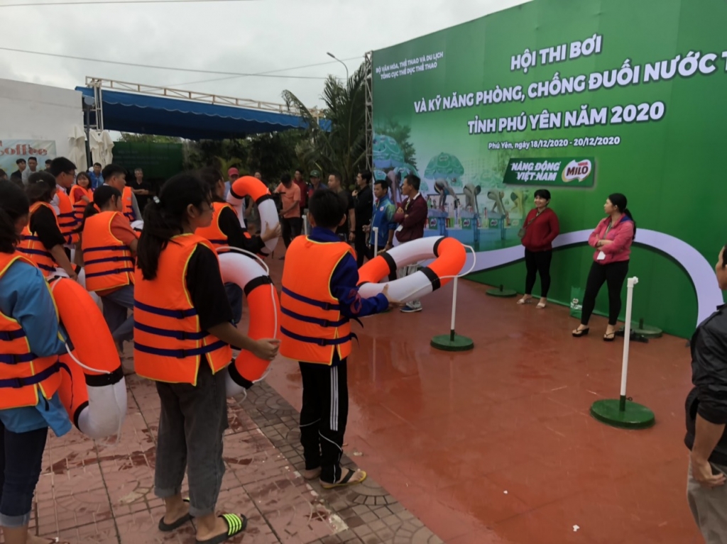 08. Trò chơi rèn luyện kỹ năng an toàn trong môi trường nước, kỹ năng cứu đuối an toàn